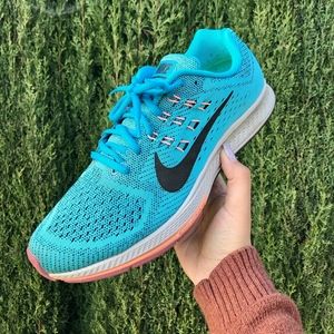 NIKE AIR ZOOM STRUCTURE 18
